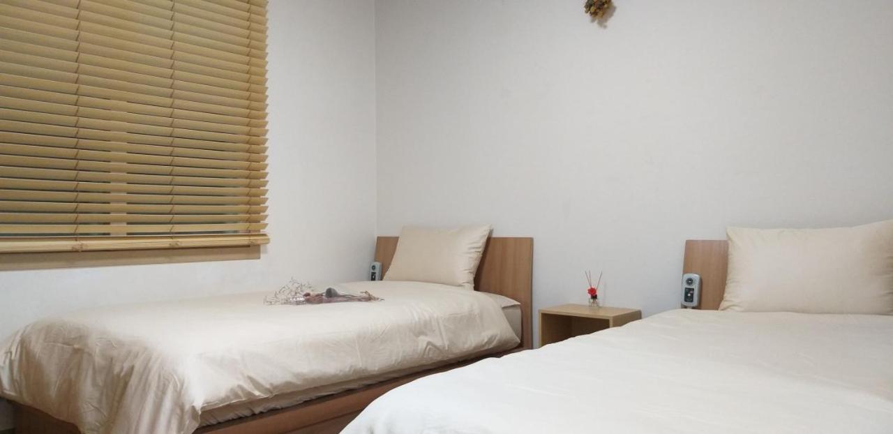 Moon Forest Guesthouse เมืองเชจู ภายนอก รูปภาพ