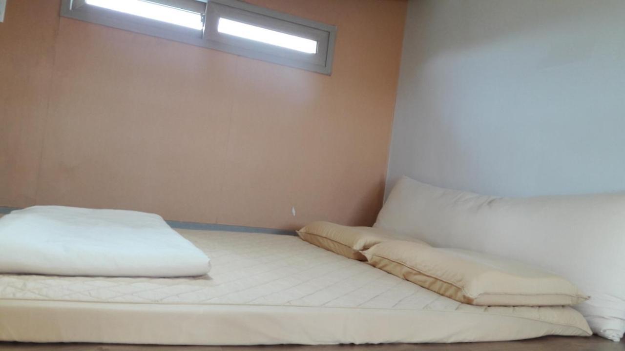Moon Forest Guesthouse เมืองเชจู ภายนอก รูปภาพ