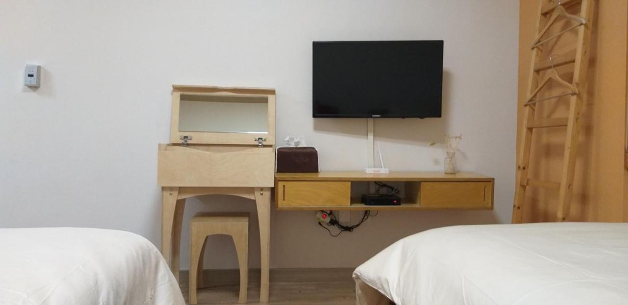 Moon Forest Guesthouse เมืองเชจู ภายนอก รูปภาพ